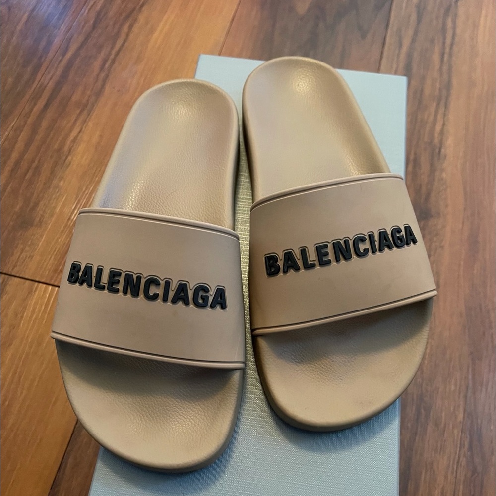 Balenciaga pool slides size 8 women